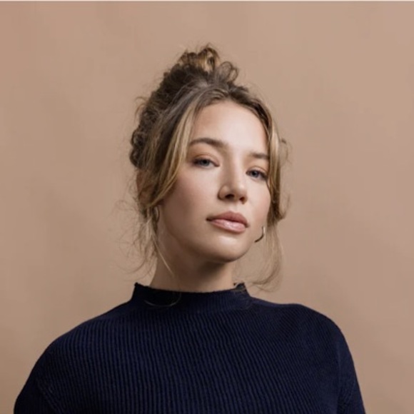 Meet your Posher, Amanda - Picture 1 of 1